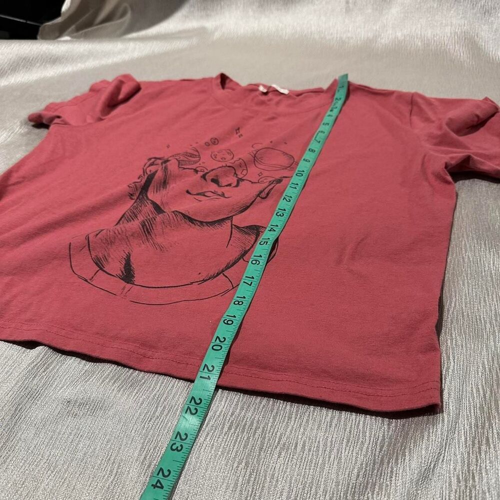 Blush colored day dreamer graphic tee with space design size Large - Picture 4 of 5